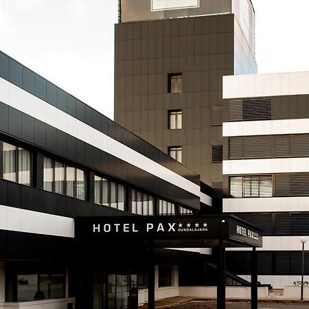 Hotel Pax 과달라야라 외부 사진