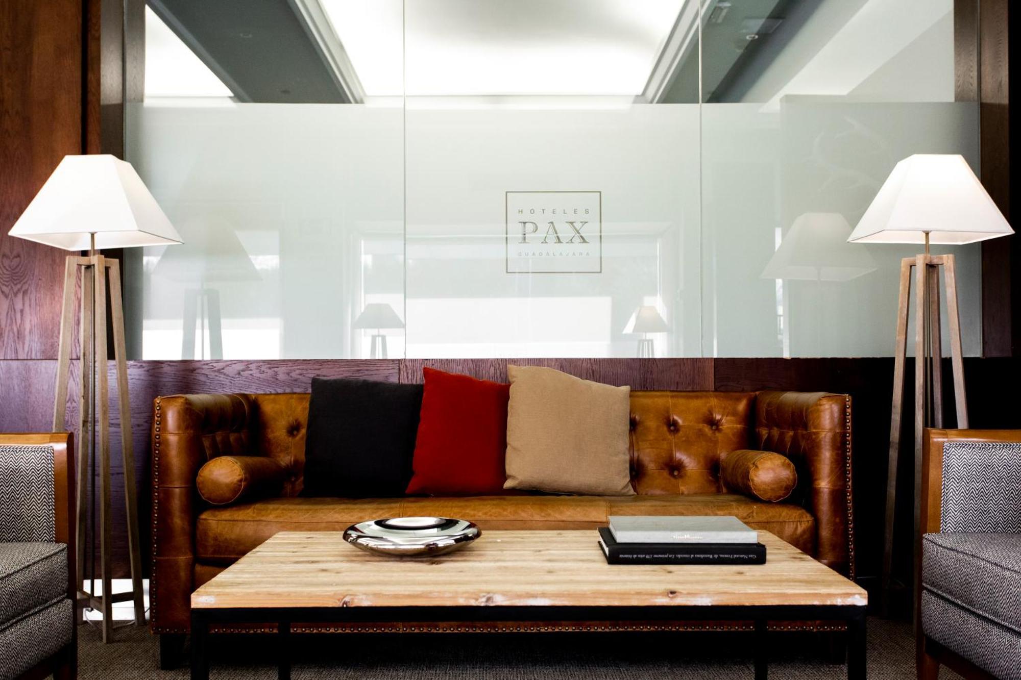 Hotel Pax 과달라야라 외부 사진