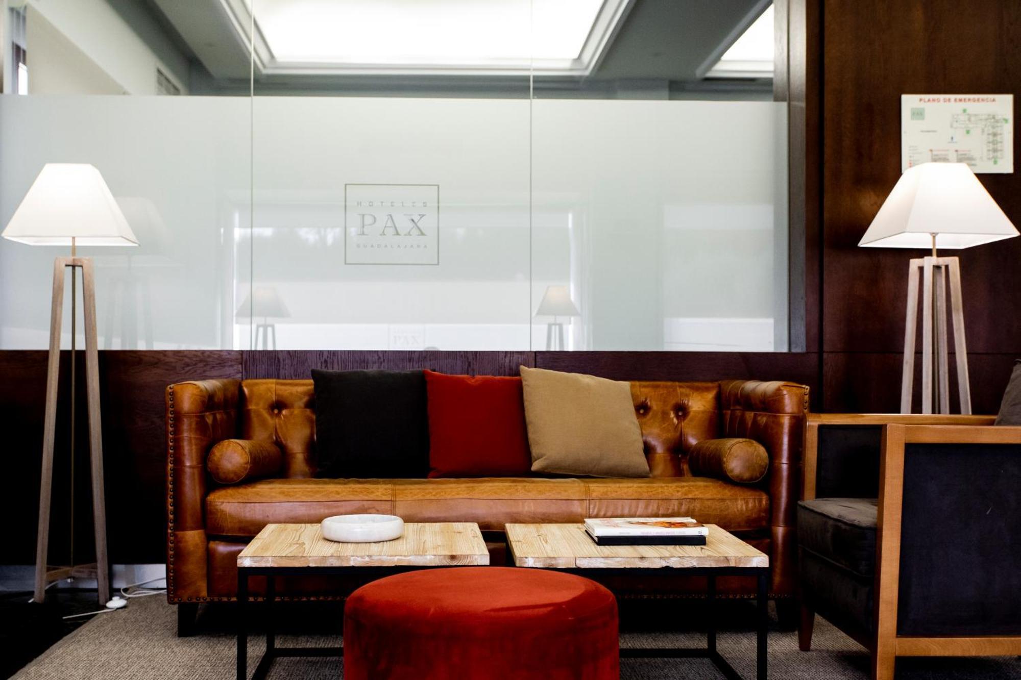 Hotel Pax 과달라야라 외부 사진