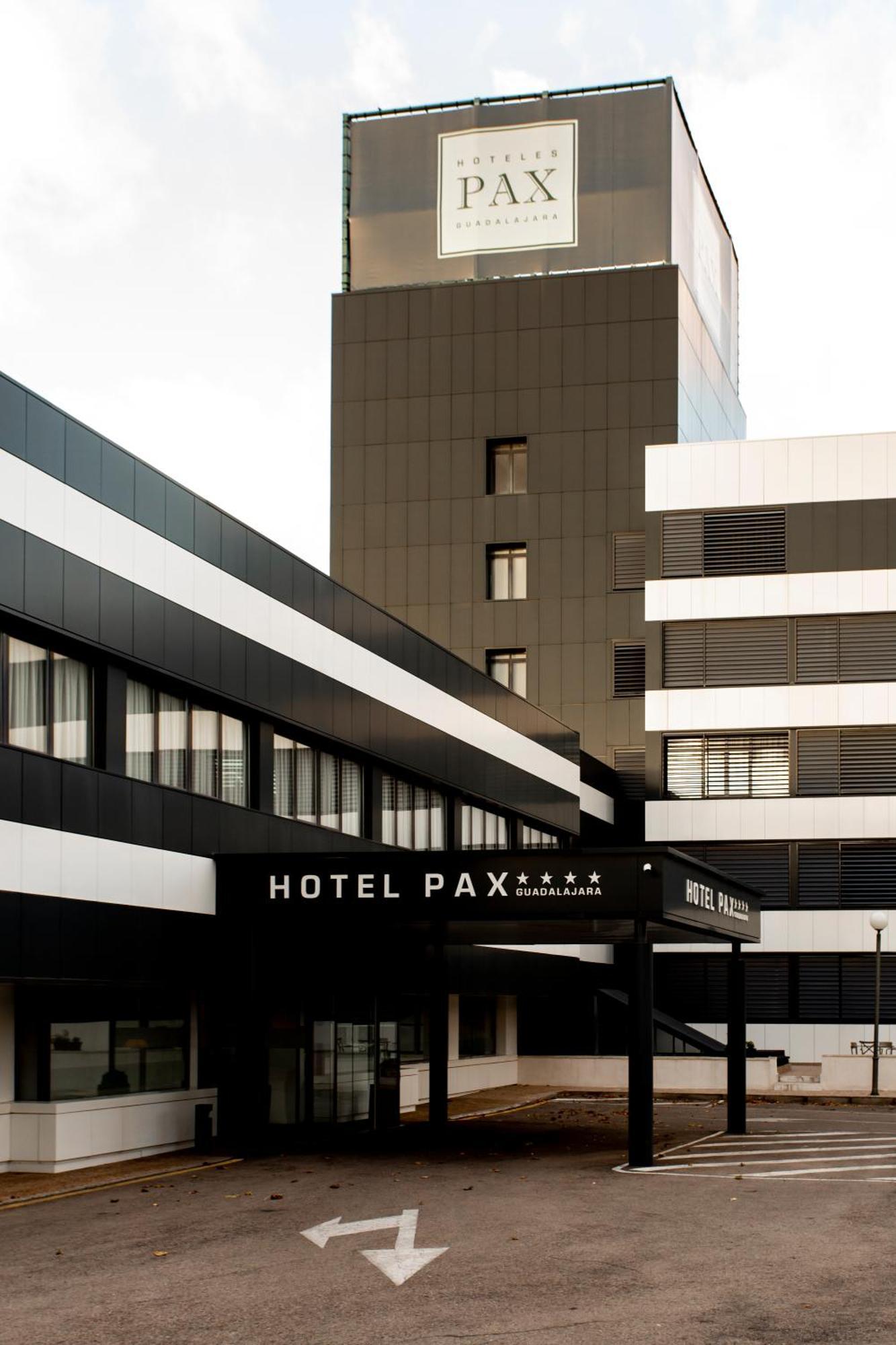 Hotel Pax 과달라야라 외부 사진