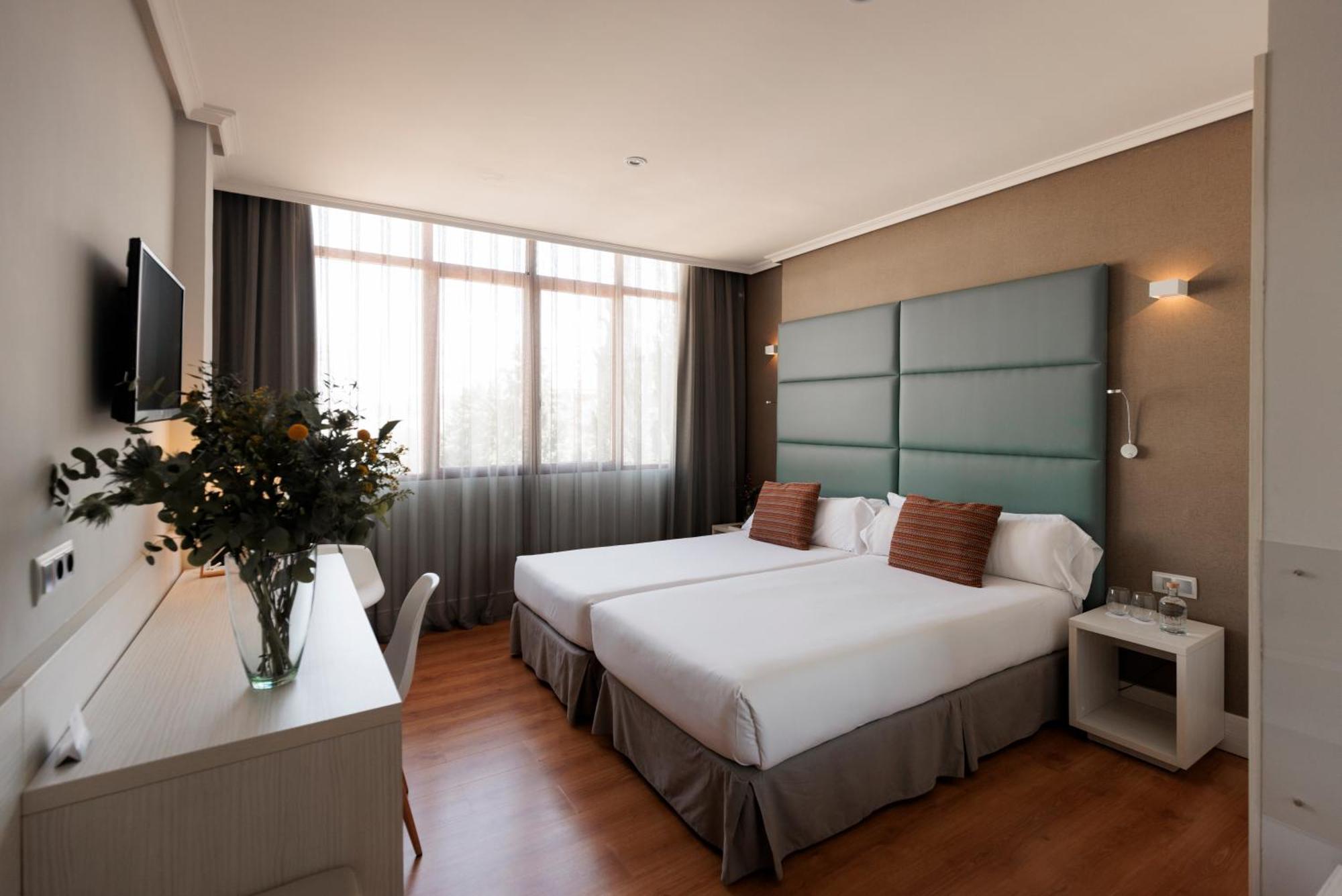 Hotel Pax 과달라야라 외부 사진