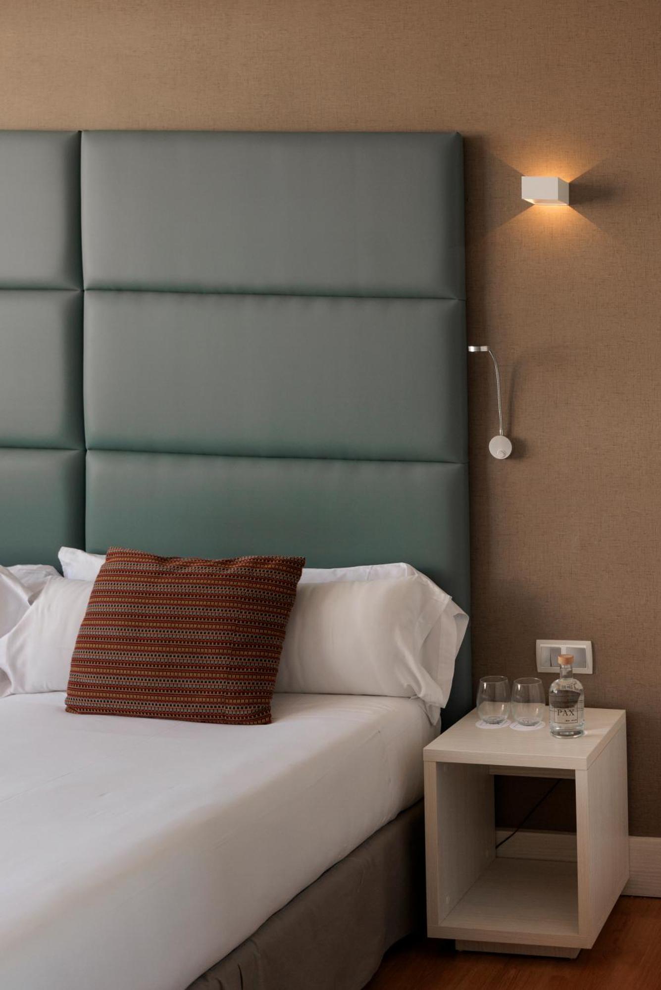 Hotel Pax 과달라야라 외부 사진