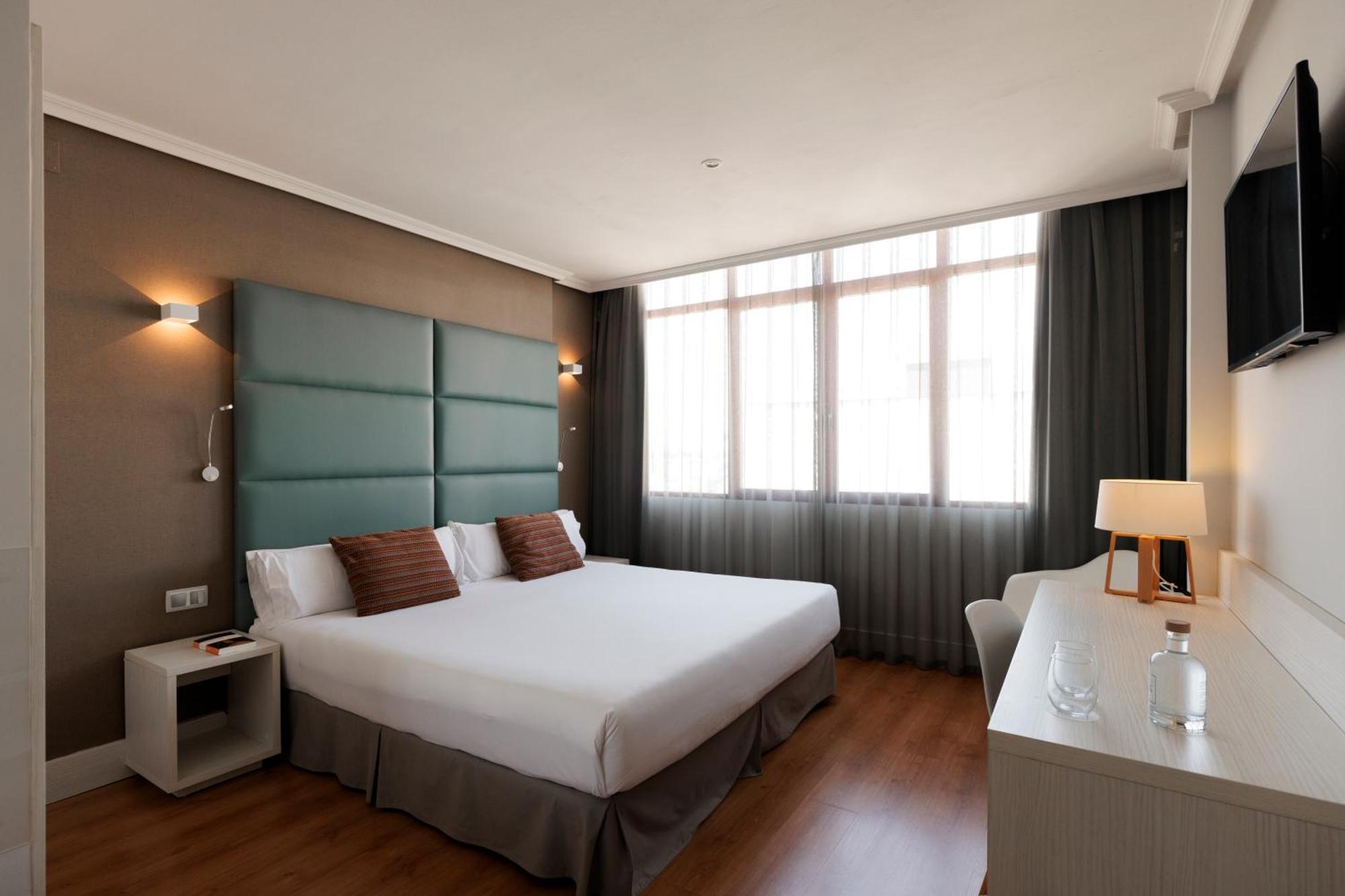 Hotel Pax 과달라야라 외부 사진